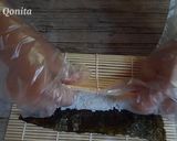 Foto langkah ke 5 dari resep Maki Sushi (Sushi Roll).