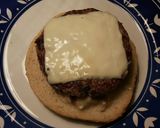 Foto del paso 8 de la receta Hamburguesa XXL rellena de queso, con tomate y huevo