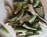 Foto langkah ke 2 dari resep Terong tumis asam sunti.