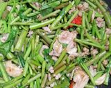 รูปขั้นตอนการทำที่ 3 ของ ผัดผักบุ้งหมู🍽️