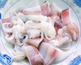 Hình bước làm 1 của món Bánh canh tôm, mực và chả cá