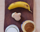 Foto del paso 1 de la receta: Licuado de banana y mantequilla de maní con jengibre fresco