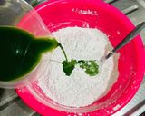 Foto langkah ke 3 dari resep Kue Putu Pandan Dengan Cetakan.