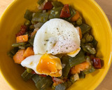 Foto del paso 7 de la receta: Verduras con tomates secos y huevo poche