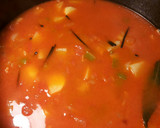 Foto del paso 10 de la receta: Cazuela de atún rojo fresco, con fideos negros y patatas