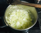 Foto del paso 2 de la receta: Crema de papas y calabacín