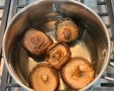 Foto del paso 1 de la receta: Arroz meloso con lomito de res y shiitake salteados
