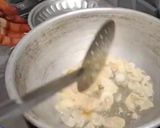 பாரம்பரிய முறையில் வெந்தயக்கீரை சூப் (Venthaya keerai soup recipe in tamil) ரெசிபி ஸ்டேப் 3 புகைப்படம்