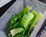 Foto langkah ke 1 dari resep Pokcoy Siram Bawang Putih.