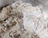 A picture of step 2 of Thalipeeth (थालीपीठ).