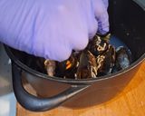 Foto del paso 7 de la receta: 🍝 Espaguetis con mejillones y aceitunas