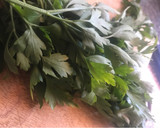 Foto del paso 3 de la receta: Tomate Relleno de Cuscús al pesto de perejil y Almendra