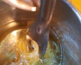 Foto del passaggio 4 della ricetta Nidi di tagliolini fritti con piselli e fonduta al gorgonzola