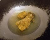 Foto langkah ke 5 dari resep Ayam goreng serundeng.
