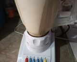 A picture of step 3 of Banana injeer shake.
