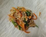 Foto langkah ke 4 dari resep Martabak Mi instan.