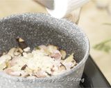 Foto langkah ke 2 dari resep Sup Ayam Jamur.