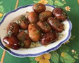 Une image de l'étape 5 de Pommes de terre roseval confites au jus de prunes et bouillon de champignons.