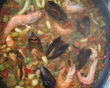 Foto del paso 8 de la receta: Fideuá de pescado y marisco