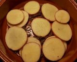 Foto del paso 6 de la receta: Cazuela de pollo encebollado al horno, con patatas y majado de higadillos