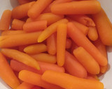 Foto del paso 3 de la receta: Zanahorias baby glaseadas con miel y tomillo