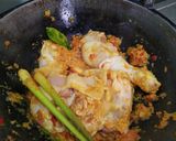 Foto langkah ke 3 dari resep Ayam Woku Kemangi.