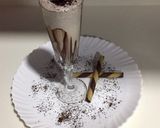 A picture of step 3 of Creamy Oreo Shake without sugar.