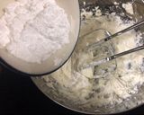 Hình bước làm 2 của món Basque Burnt Chessecake/Bánh phô mai nướng