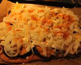 Foto del paso 26 de la receta: Pizza de berenjenas, cebolla, tomatitos y mozzarella