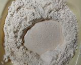 A picture of step 4 of Amoebic shape doughnut.