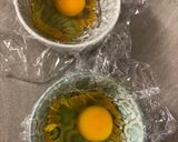 Une image de l'étape 1 de Tartine crème d’avocat saumon fumé œuf poché.