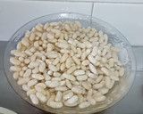 Foto del paso 1 de la receta: Cocido granadino de chícharos con col y morcilla de cebolla