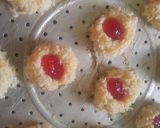 Foto langkah ke 4 dari resep Tumbprint strawbery selimut keju (no oven + no mixer).