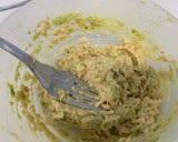 Foto del paso 1 de la receta: Wrap rápido y saludable de aguacate con salmón