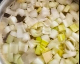 Foto del paso 1 de la receta: Porrusalda vegetal (sopa)