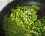 A picture of step 3 of Broccoli Spinach Sauce Pasta.