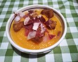 Foto del paso 2 de la receta: Crema de calabaza y calabacín con picatostes y jamón