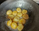 A picture of step 3 of Kuih Getas.