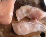 Hình bước làm 1 của món Ức Gà Nướng Vị Xá Xíu