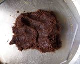 A picture of step 4 of Chocolate vermicilli coconut swiss roll.