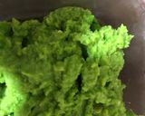 A picture of step 2 of Matar paratha.