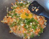 Foto langkah ke 3 dari resep Martabak isi Kentang Wortel.