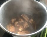 Hình bước làm 5 của món Móng giò kho nước tương