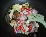 Foto langkah ke 3 dari resep Ikan Asin Jambal Roti Tumis Tomat Ijo.