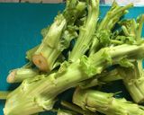 Foto del passaggio 1 della ricetta Insalata di torsoli di rapa