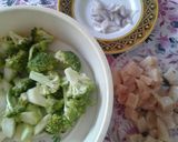 Foto langkah ke 1 dari resep Bening Brokoli simple.