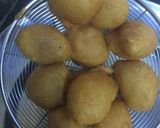 A picture of step 4 of Dahi Vada.