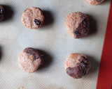 Foto del paso 3 de la receta: Galletitas de zanahoria y pasas de uva con harina de algarroba💕