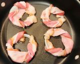 A picture of step 2 of Bacon Egg Ring.