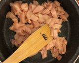 Tejszínes csirkemellcsíkok rizzsel recept fázis 2 fotója